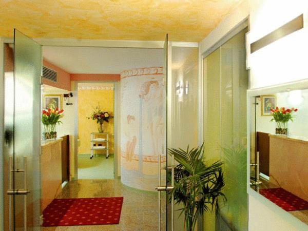 Hotel Ferrari Салсомаджоре Терме Екстериор снимка