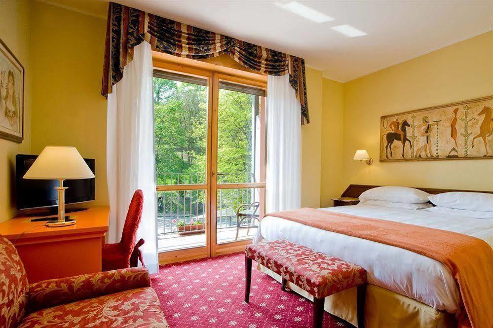 Hotel Ferrari Салсомаджоре Терме Екстериор снимка