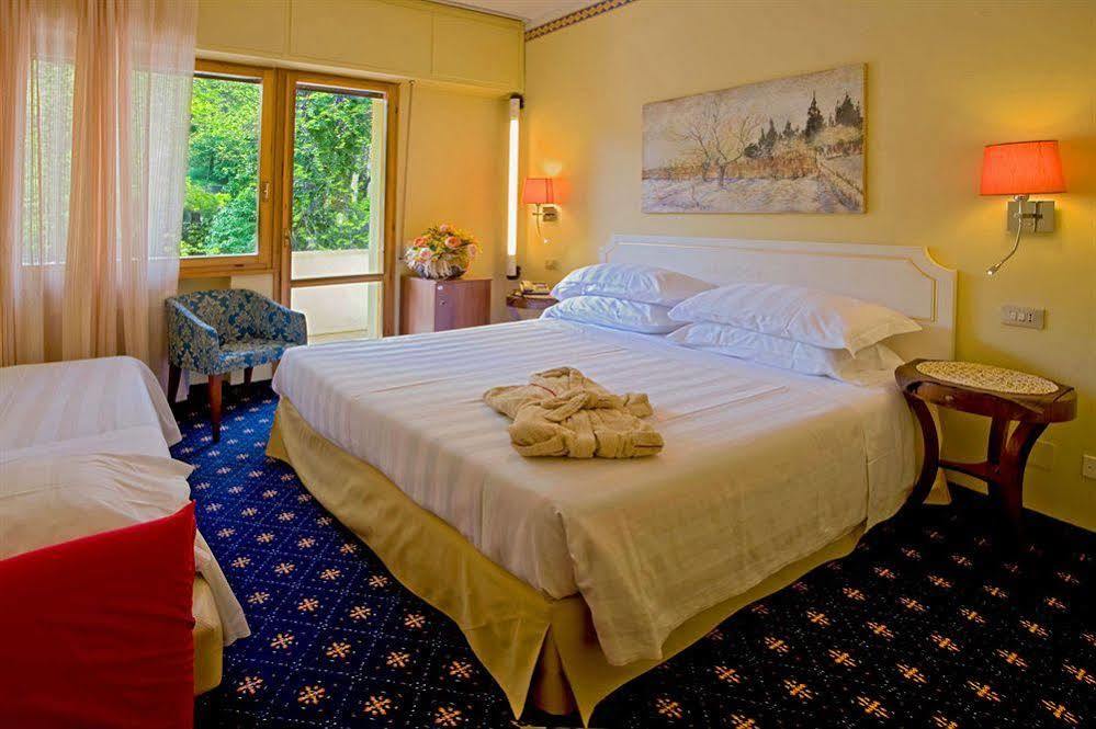 Hotel Ferrari Салсомаджоре Терме Екстериор снимка